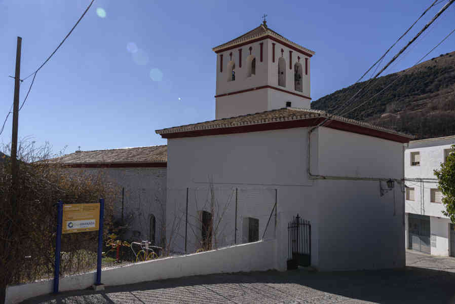 Granada - la Alpujarra 099 - Trévelez - parroquia San Benito de Trévelez.jpg